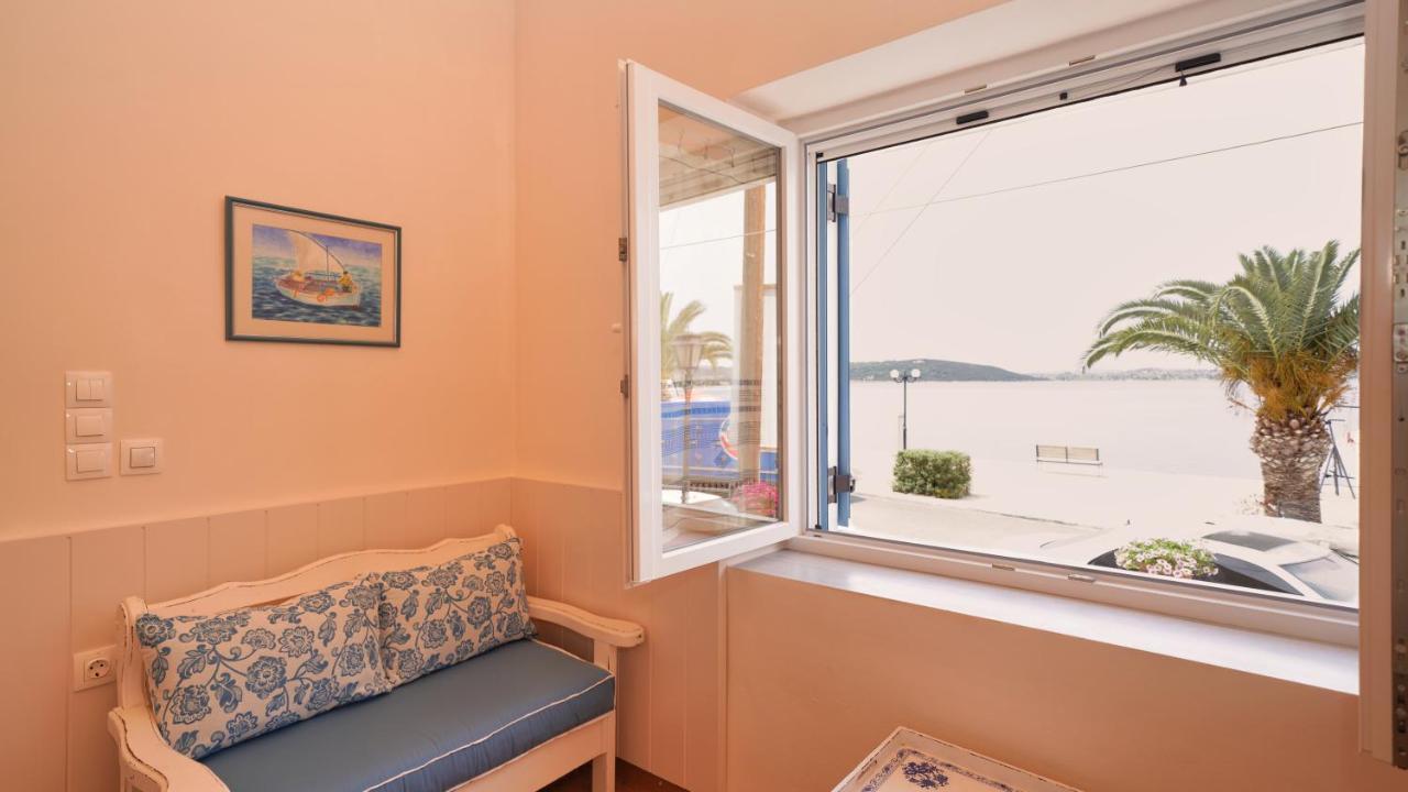 Elli Apartment Ermioni Bagian luar foto
