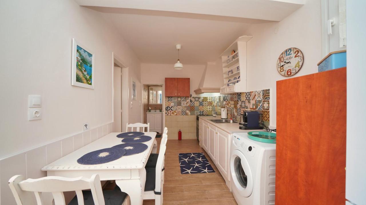 Elli Apartment Ermioni Bagian luar foto